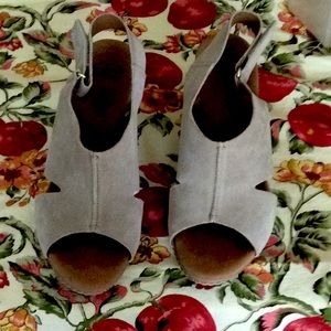 Clarks TanWedge sandals size 8